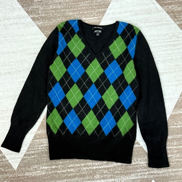 Apt. 9 Sweaters - Apt. 9 Cashmere Argyle V-Neck Sweater